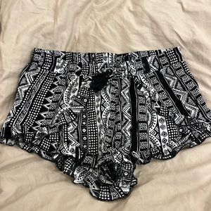Ocean Drive black and white shorts size small